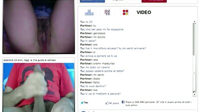 على نحو سلس اللسان يتحرك افلام سكس جنسي بوسها والفم حول الجزء السفلي من الثدي