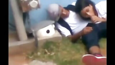 اثنين من الفاسقات خلع ملابس بعضهم البعض فيلم جنسي للكبار ثم تفعل اللعين