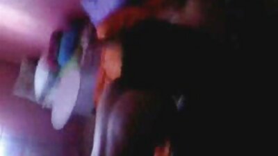 اثنين من الكلبات تواجه بعضها البعض وبعض افلام سكس جنسي الرجال كذلك